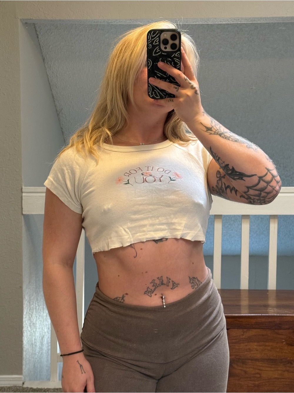 PacSun Cream Cropped Graphic Tee with Floral Accent